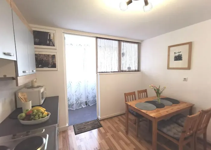 A Quick Walk To & Old Town * Split