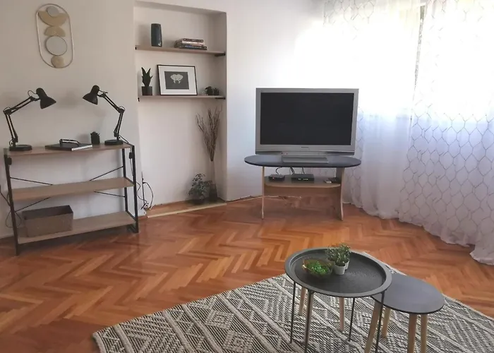 A Quick Walk To & Old Town Appartement *