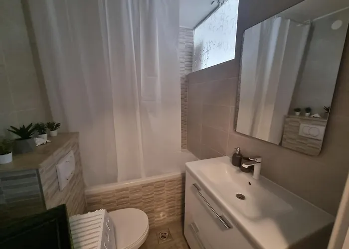 A Quick Walk To & Old Town Apartamento