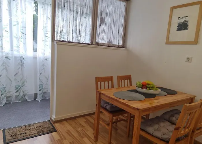 A Quick Walk To & Old Town Apartamento