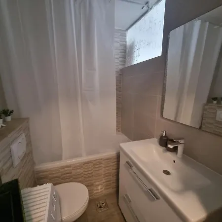 A Quick Walk To & Old Town شقة