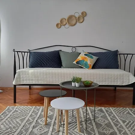 شقة A Quick Walk To & Old Town *