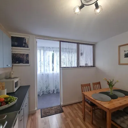 شقة A Quick Walk To & Old Town