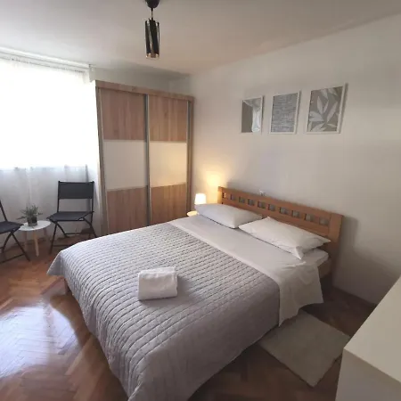 A Quick Walk To & Old Town شقة *